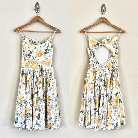 ✨RARE✨ GAL MEETS GLAM Abigail Painted Aster Fit & Flare Dress in Ecru White - Picture 8 of 13